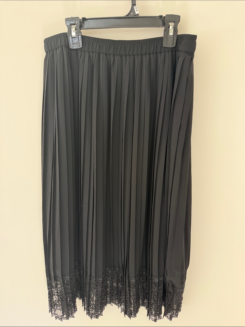Club Monaco Black Pleated Midi Skirt with Lace Hem